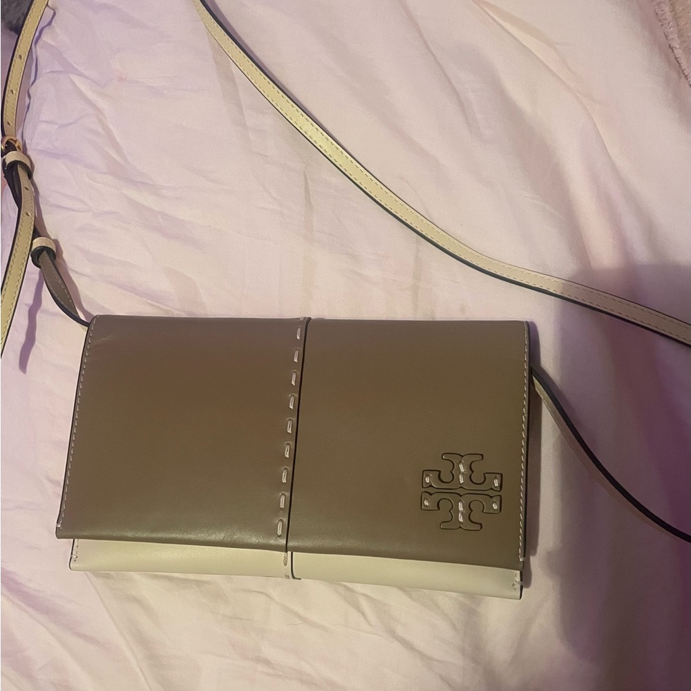 Tory Burch brown cross body 🙈🔥 (75% off!!